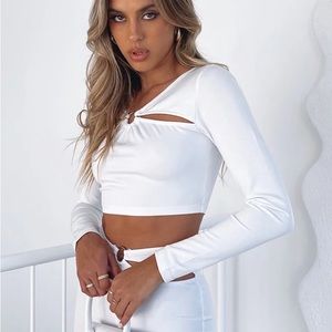 NWT! WhiteFox: Wild World Long Sleeve Crop White